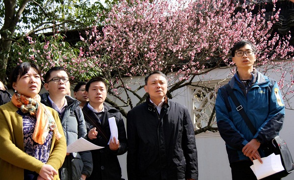 學(xué)歌賞梅，圣和踏春